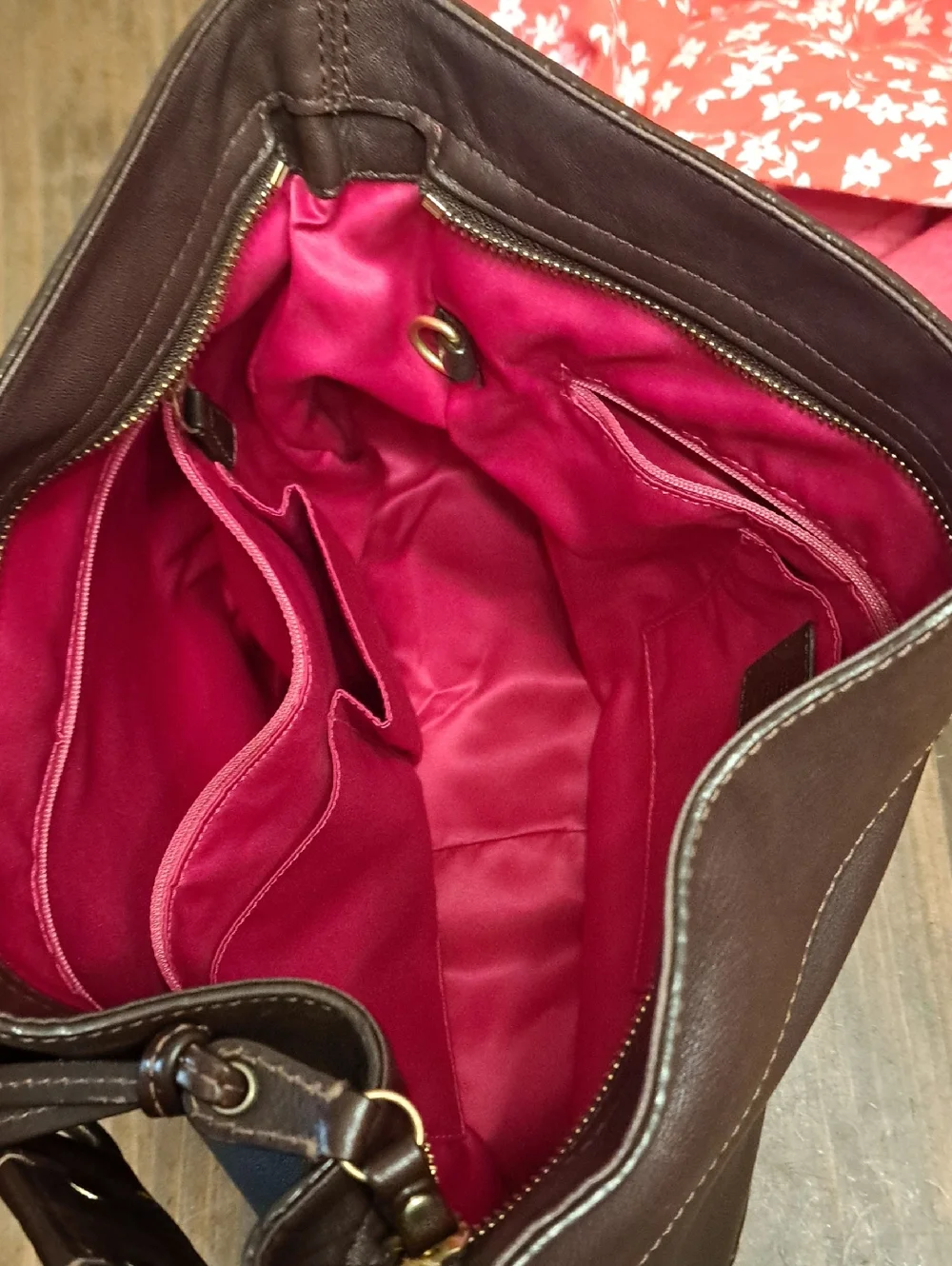 Coach Zoe Hobo, a classic slouchy leather handbag Gorgeous💙2008 - 2009 - Picture 13 of 14